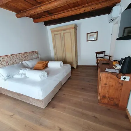 Casa Castagna 1620 메르고초